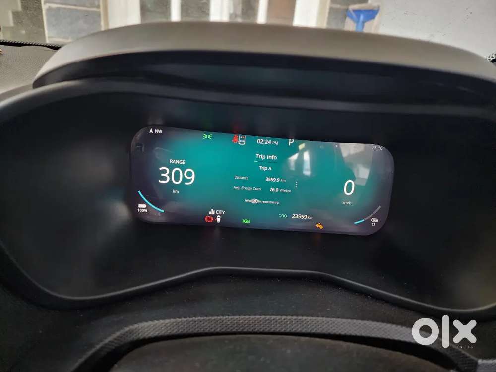 Tata Nexon Ev Empowered Lr Dark