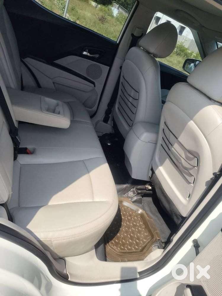 Mahindra Tuv 300 T8, 2019, Diesel