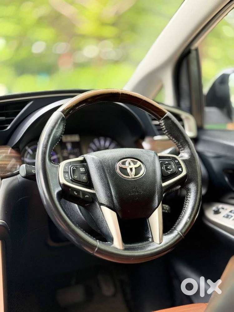 Toyota Innova Crysta 2.8 Z, 2016, Diesel