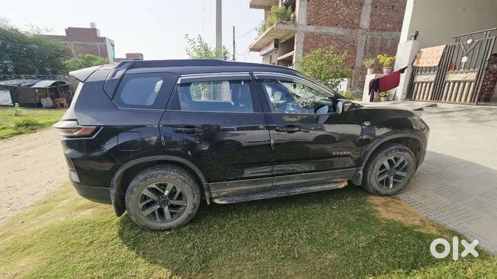 Tata Safari Dark Plus 2025