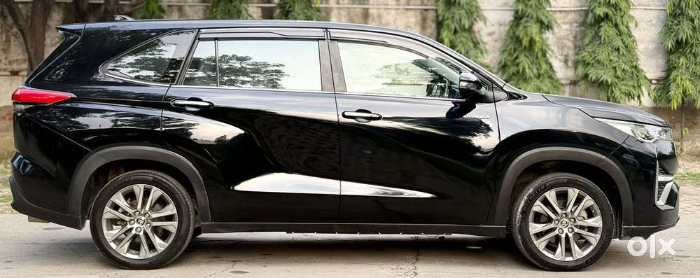 Toyota Innova Hycross Zx(o), 2025, Petrol