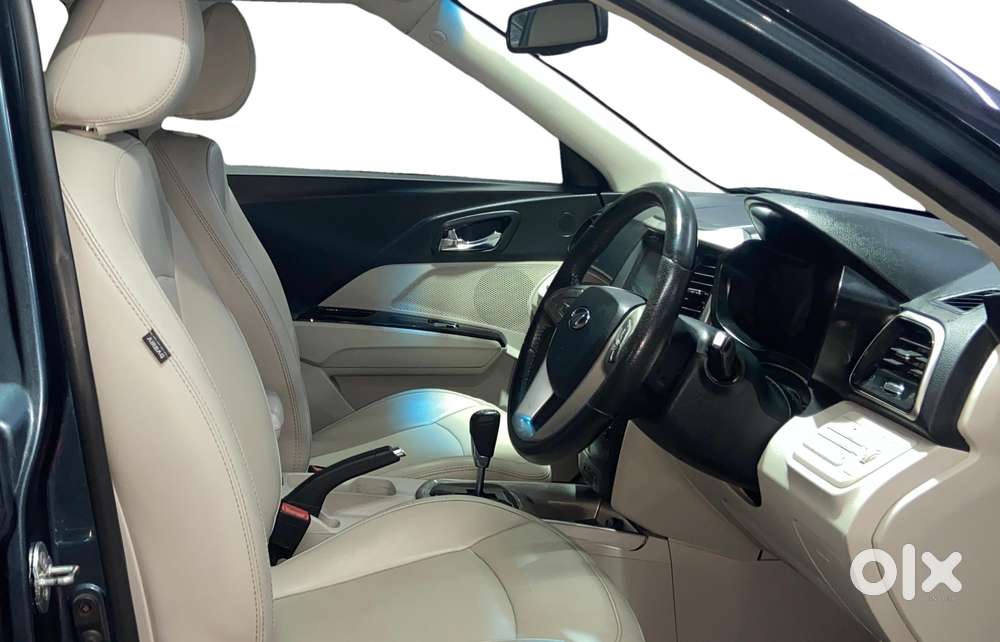 Mahindra Xuv300 1.2 W8 (o) Amt Petrol, 2021, Petrol