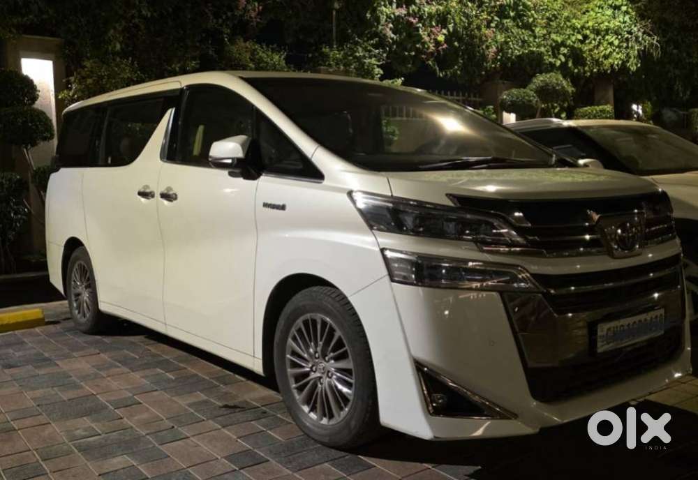 Toyota Vellfire Vip – Executive Lounge, 2023, Petrol