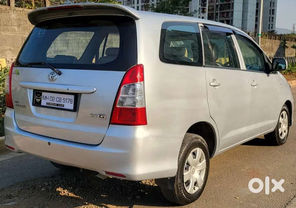 Toyota Innova Hycross 2011 113000 Km