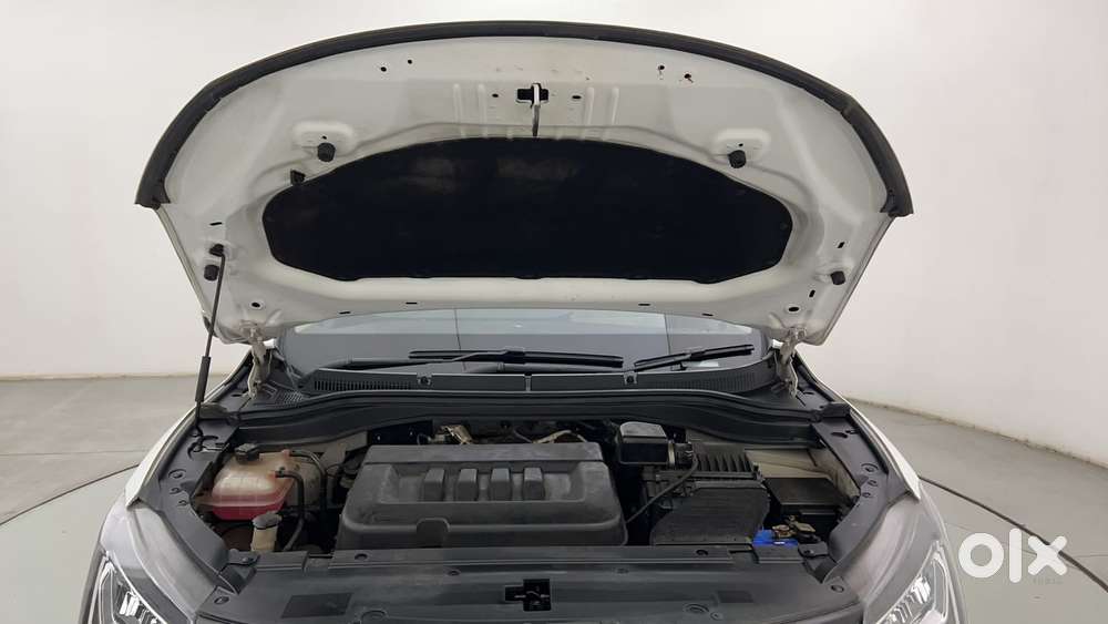 Mahindra Xuv700 2.2 Ax 5 Diesel At 7 Str, 2023, Diesel