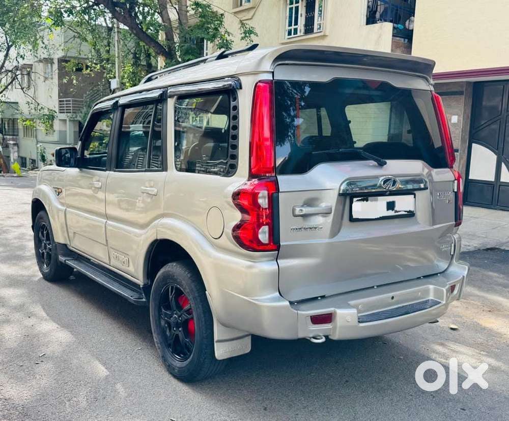 Mahindra Scorpio S10, 2015, Diesel