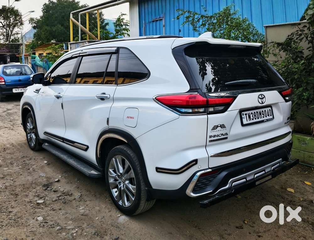 Toyota Innova Hycross 2.0 Zx (o) Hybrid 7 Str, 2025, Petrol