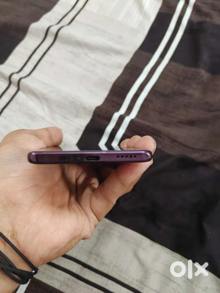 Vivo y 400 pro ( 8/ 128 ) purple colour