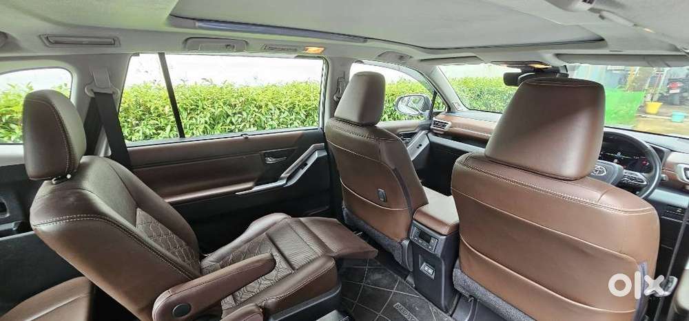 Toyota Innova Hycross 2.0 Zx (o) Hybrid 7 Str, 2024, Petrol