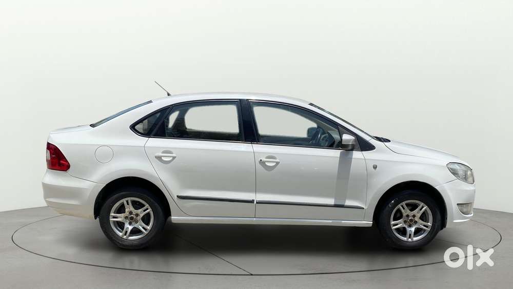 Skoda Rapid 2011-2013 1.6 Mpi At Ambition, 2013, Petrol