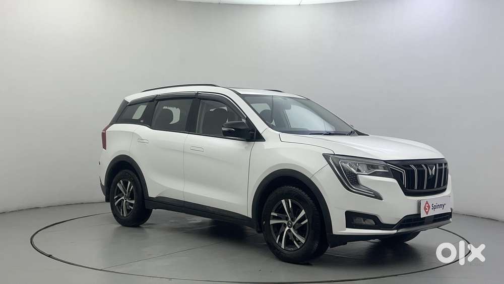 Mahindra Xuv700 2.0 Ax 5 Petrol Mt Str, 2022, Petrol