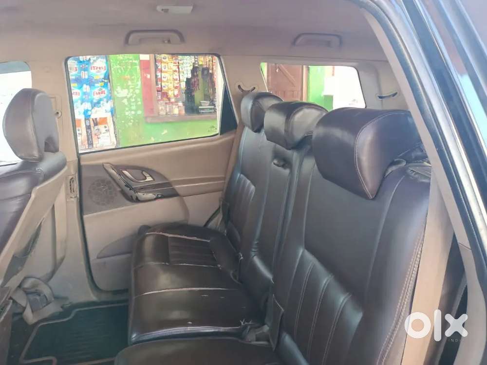 Mahindra Xuv500 2013 Diesel 15000 Km Driven
