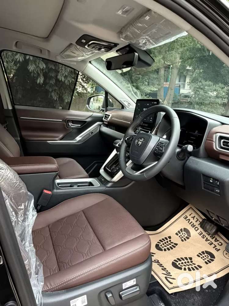 Toyota Innova Hycross, 2026, Petrol