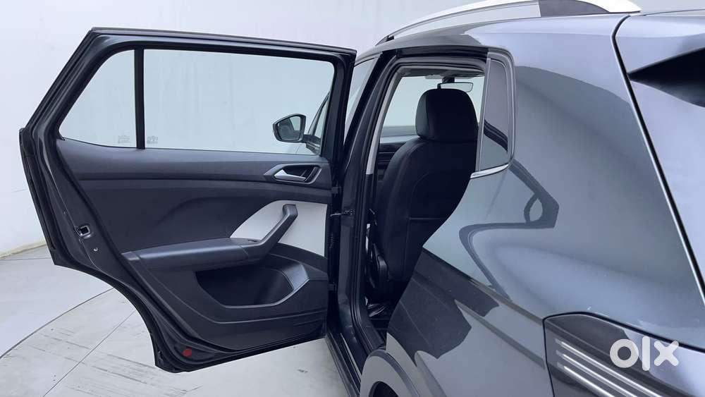 Volkswagen Taigun Topline 1.0 Tsi At (electric Seats), 2023, Petrol