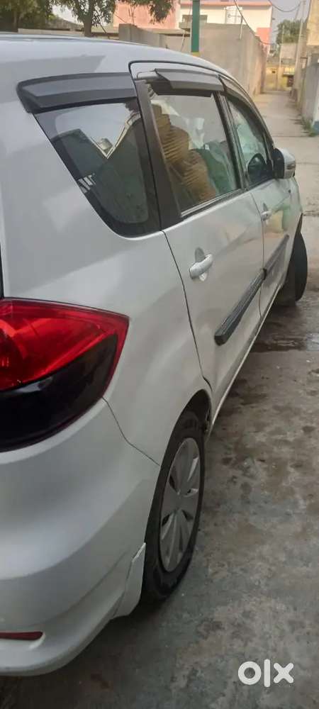 Maruti Suzuki Ertiga Cng