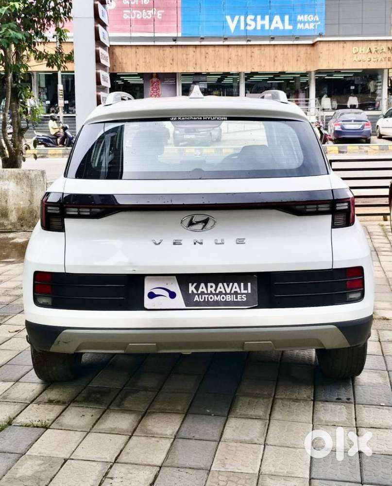 Hyundai Venue 1.2 S (o), 2022, Petrol