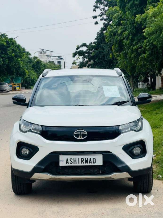 Tata Nexon, 2022, Petrol