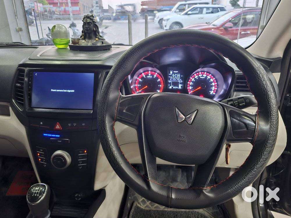 Mahindra Xuv300 W4, 2023, Petrol