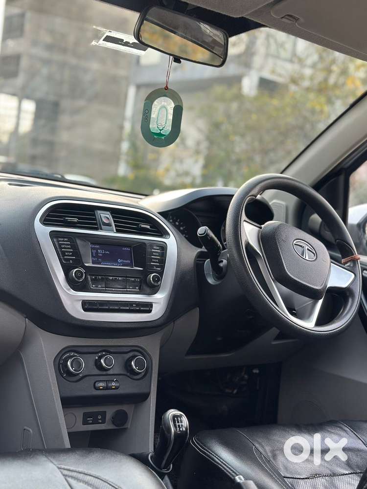 Tata Tiago 1.2 Revotron Xt Option, 2017, Petrol