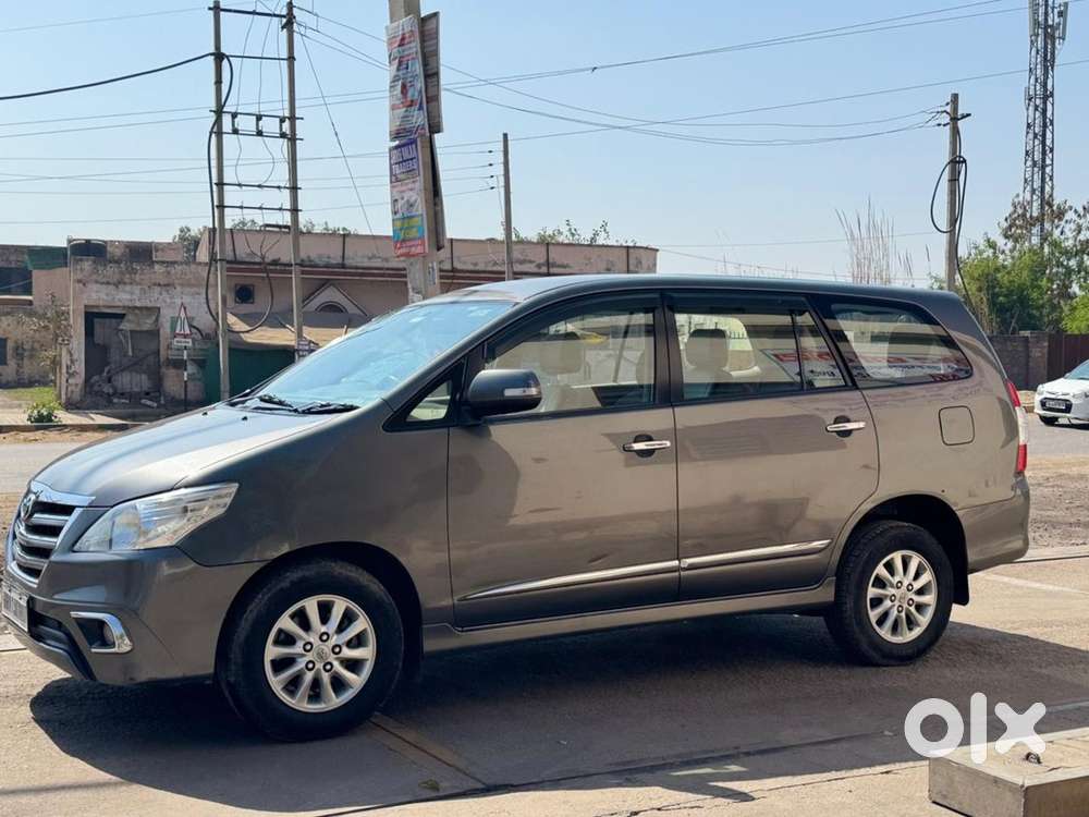 Toyota Innova 2014 Diesel 18000 Km Driven