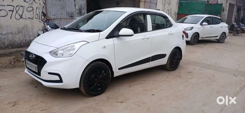 Hyundai Xcent White Colour