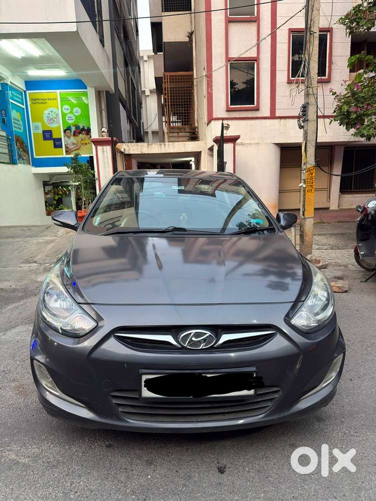 Hyundai Fluidic Verna 2011