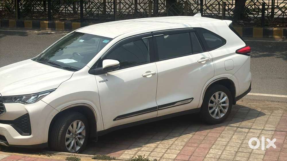 Toyota Hycross Vx Hybrid 2023