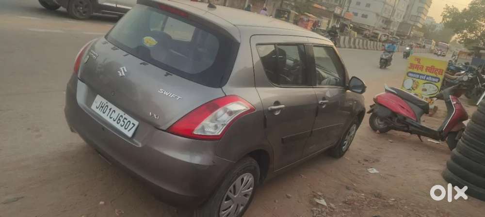 Maruti Suzuki Swift Vxi 1.2 Abs Bs-iv, 2017, Petrol