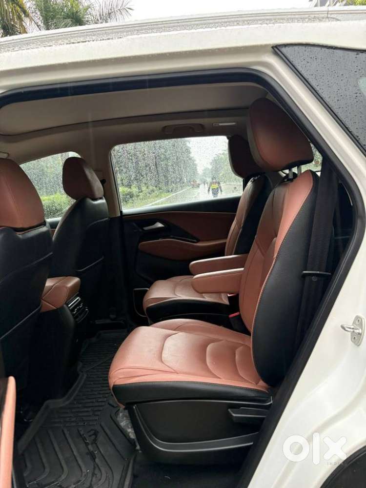 Mg Hector Plus Savvy Pro 1.5 Turbo Petrol Cvt 7 Str, 2023, Petrol