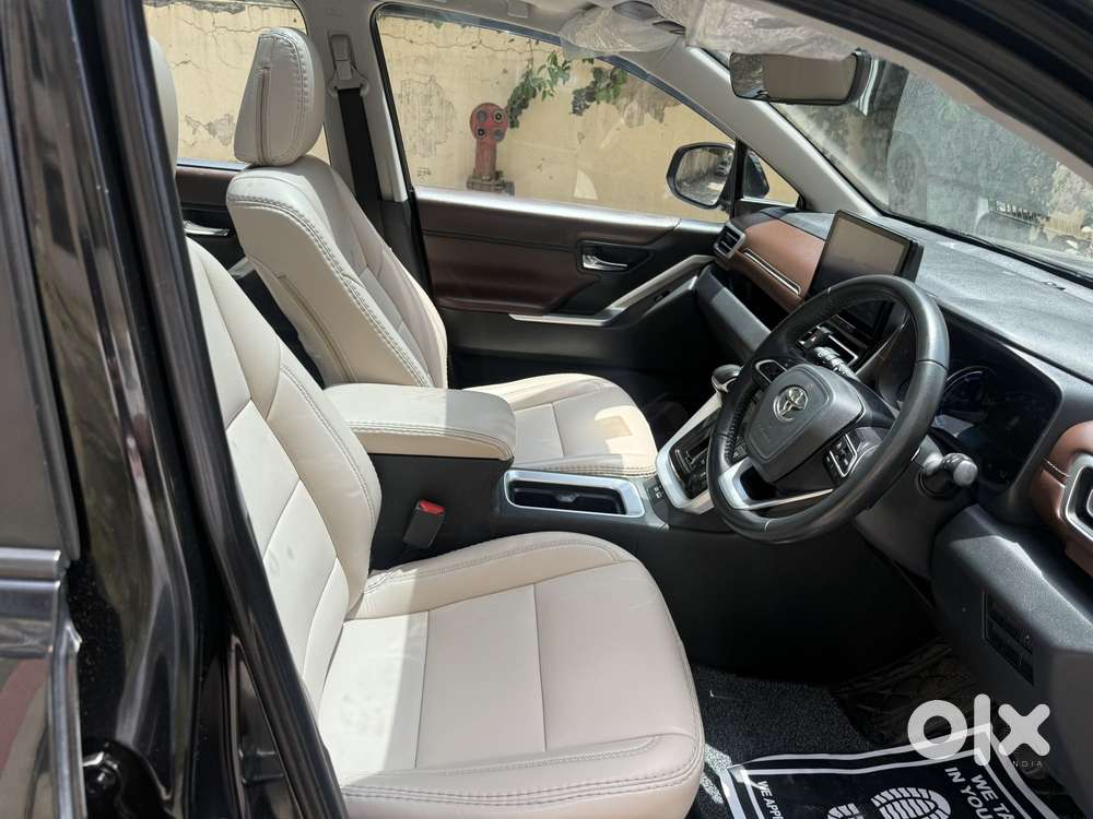 Toyota Innova Hycross 2.0 Vx (o) Hybrid 8 Str, 2024, Cng & Hybrids