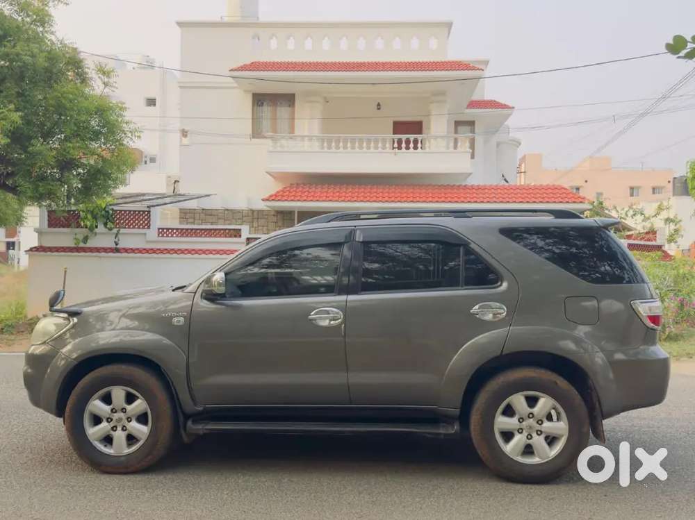 Toyota Fortuner 2010