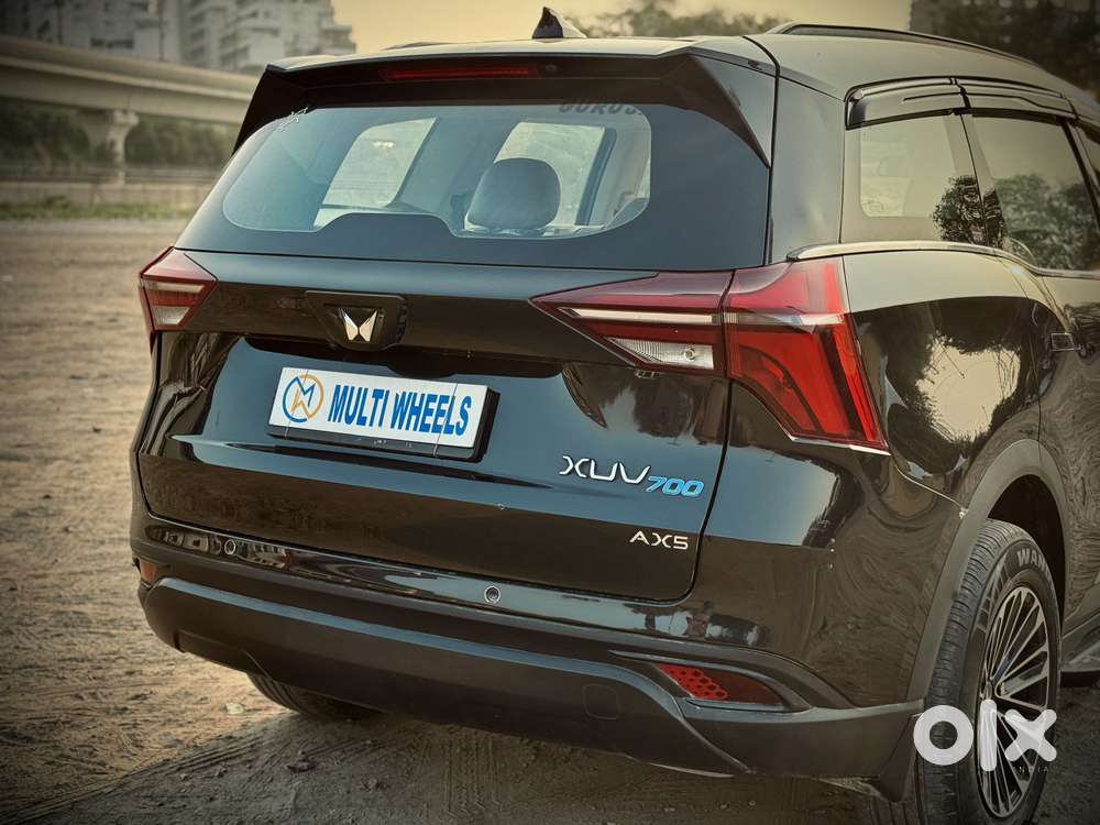 Mahindra Xuv700 2.0 Mx Petrol Mt 5 Str, 2024, Petrol