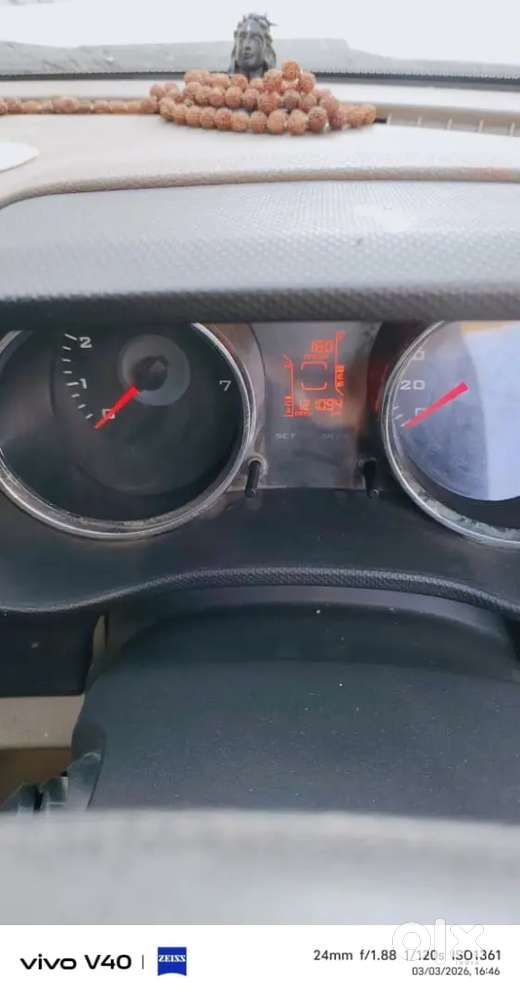 Mahindra Tuv 300 2017