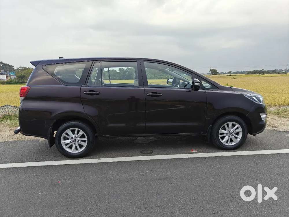 Toyota Innova Crysta 2.4 G (diesel)  67,000 Km