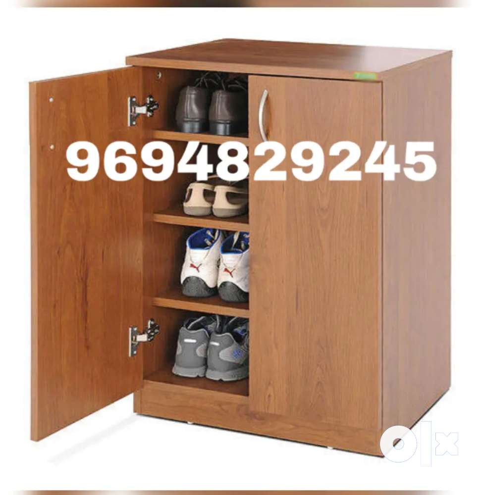 Shoe cupboard deals with lock