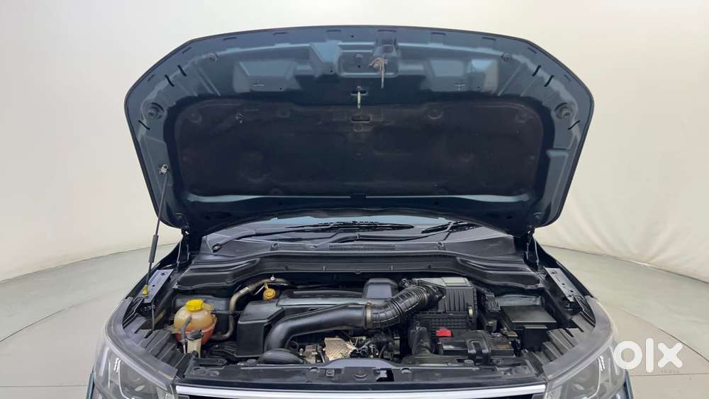 Mahindra Xuv300 W8 (o) 1.5 Diesel Amt, 2023, Diesel