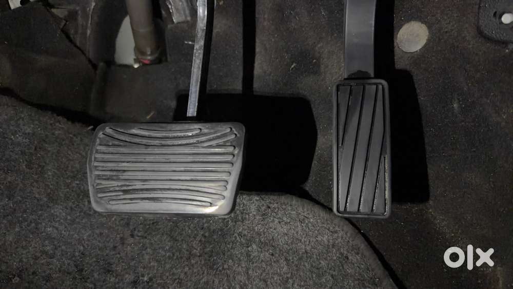Mahindra Xuv700 2.0 Ax 7 Petrol Mt Str, 2021, Petrol