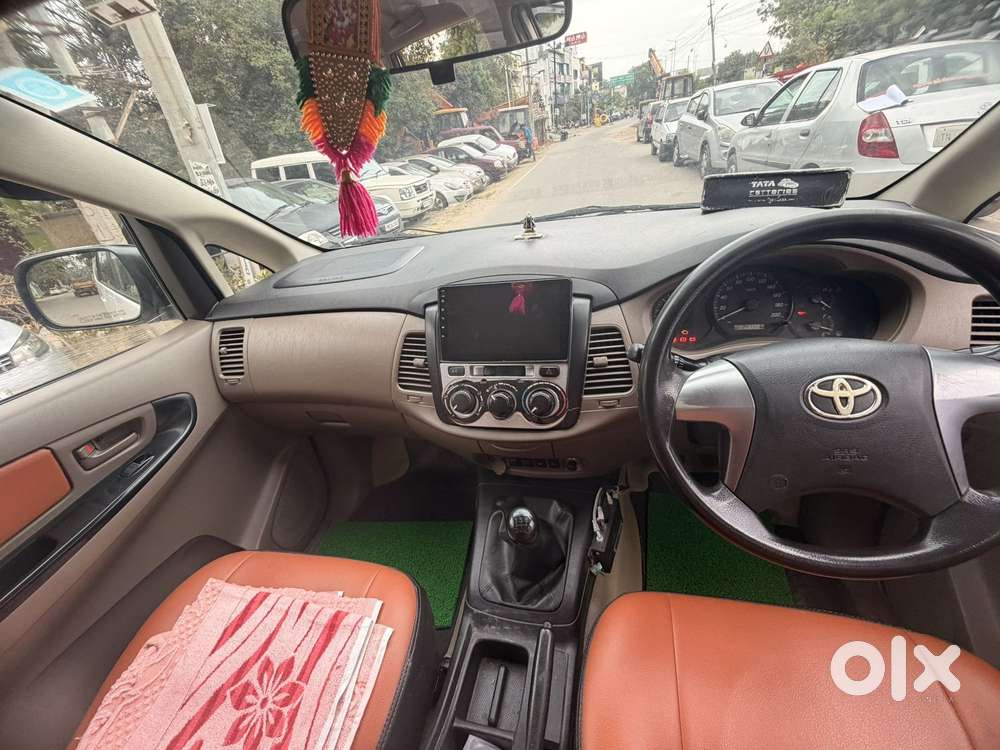 Toyota Innova 2.5 V Diesel 7-seater, 2011, Diesel