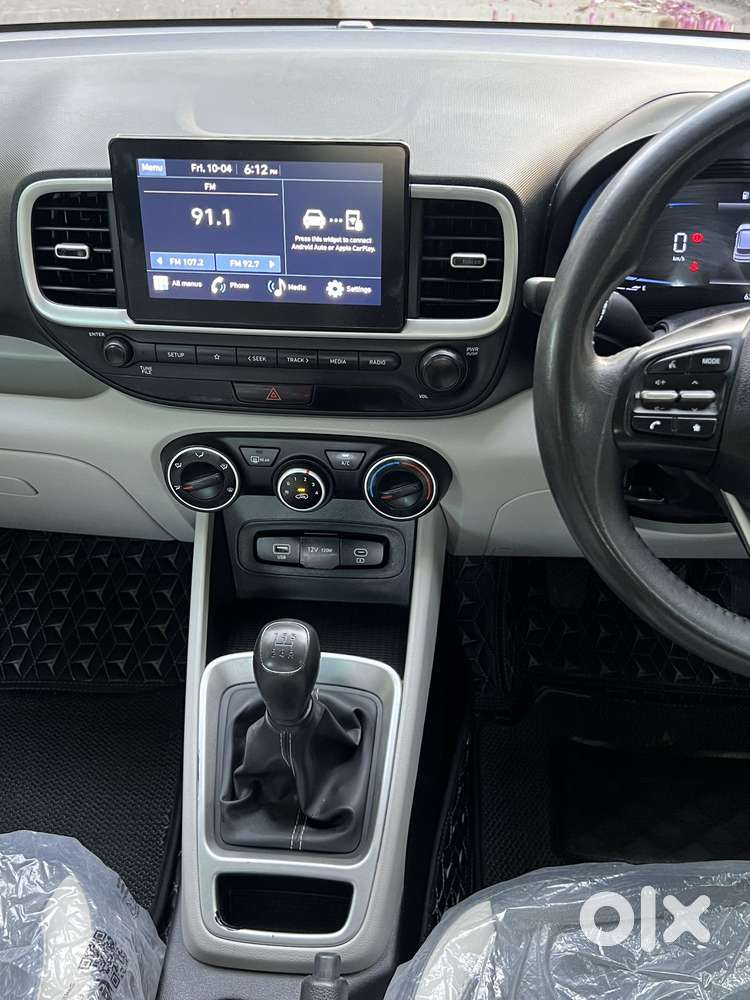 Hyundai Venue S 1.2 Petrol, 2022, Petrol