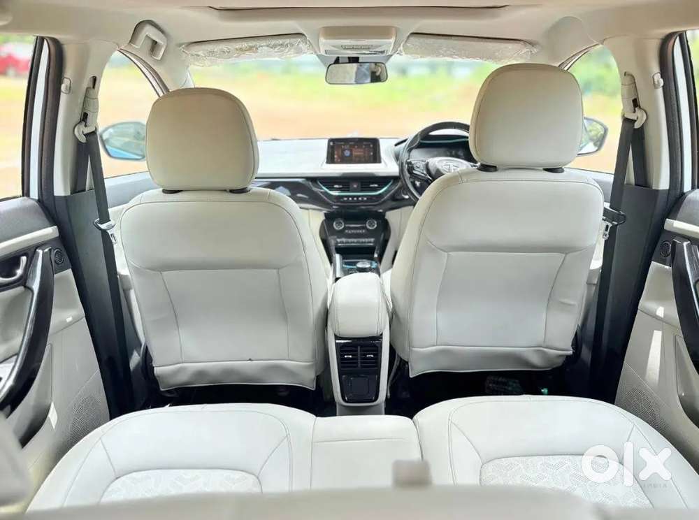 Tata Nexon Xz Plus Lux With Sunroof