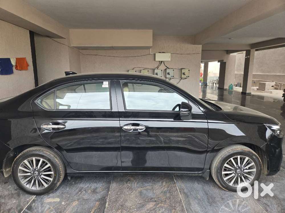 (a Little Negotiable, Not Too Much) Honda Amaze 3rd Gen Zx Cvt - Black