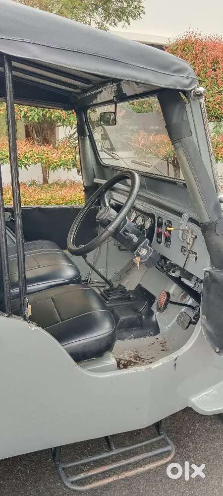 Mahindra Jeep 2000
