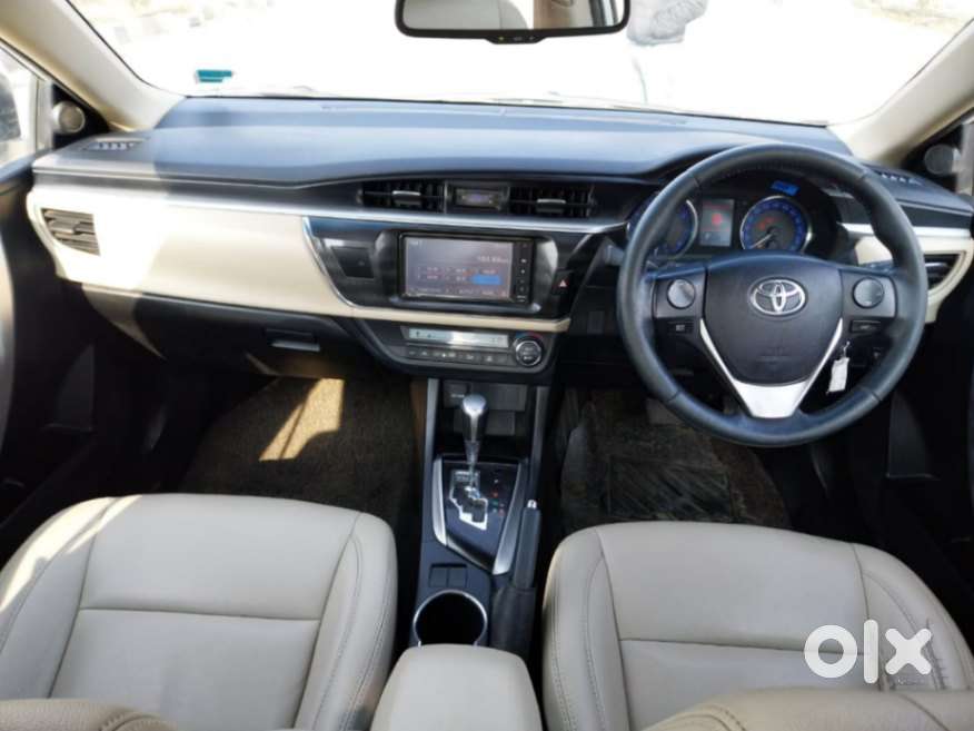 Toyota Corolla Altis 2013-2017 G At, 2015, Petrol