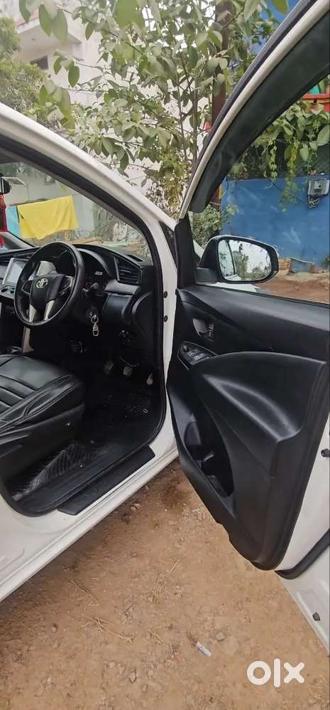 Toyota Innova Crysta 2017 Diesel 205000 Km Driven