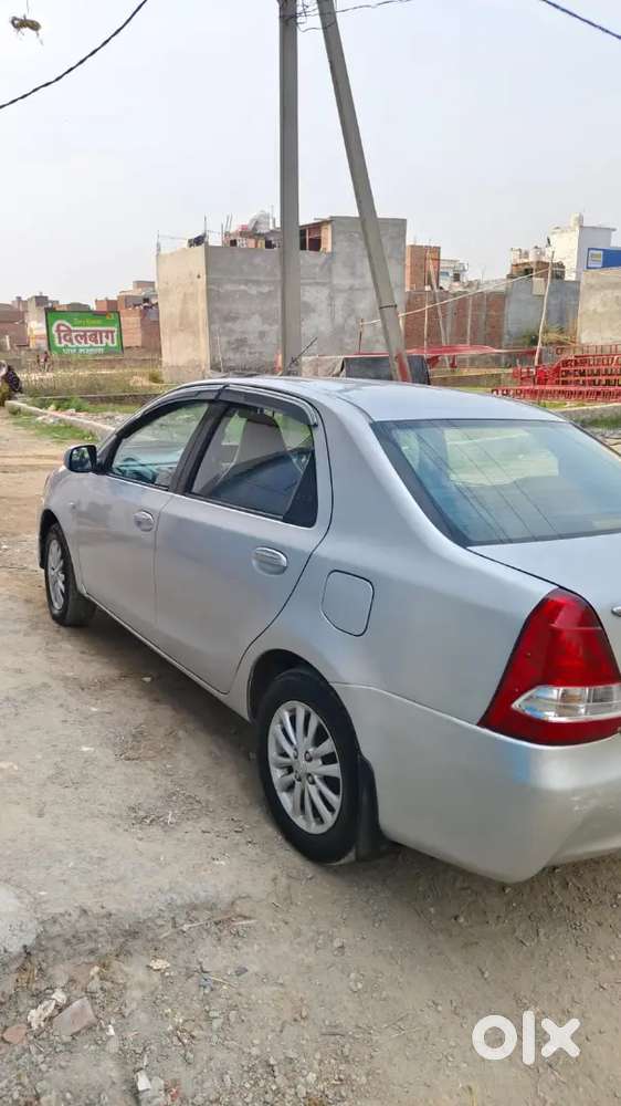 Toyota Etios [2010-2012] Petrol