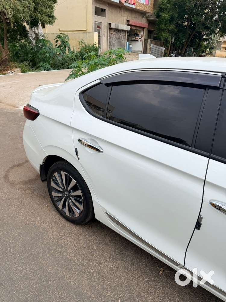 Honda City 2025 Petrol Well Maintained