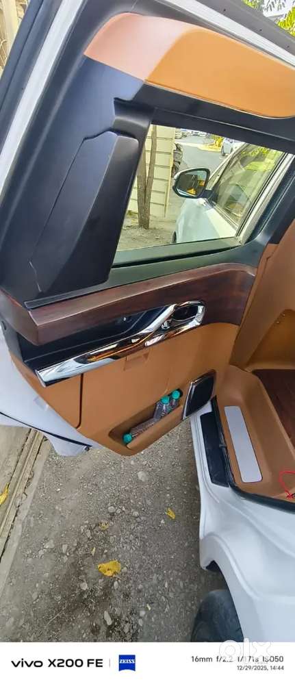 Toyota Innova Crysta 2020 Diesel 90000 Km Driven