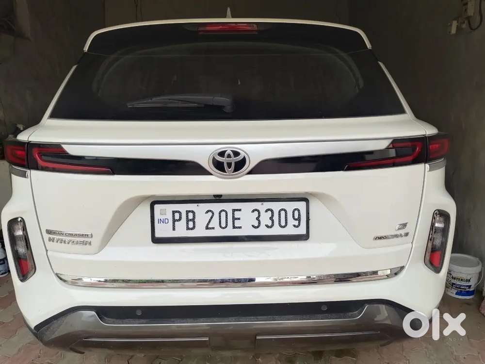 Toyota Urban Cruiser Hyryder 24 Petrol 8600 Km Driven