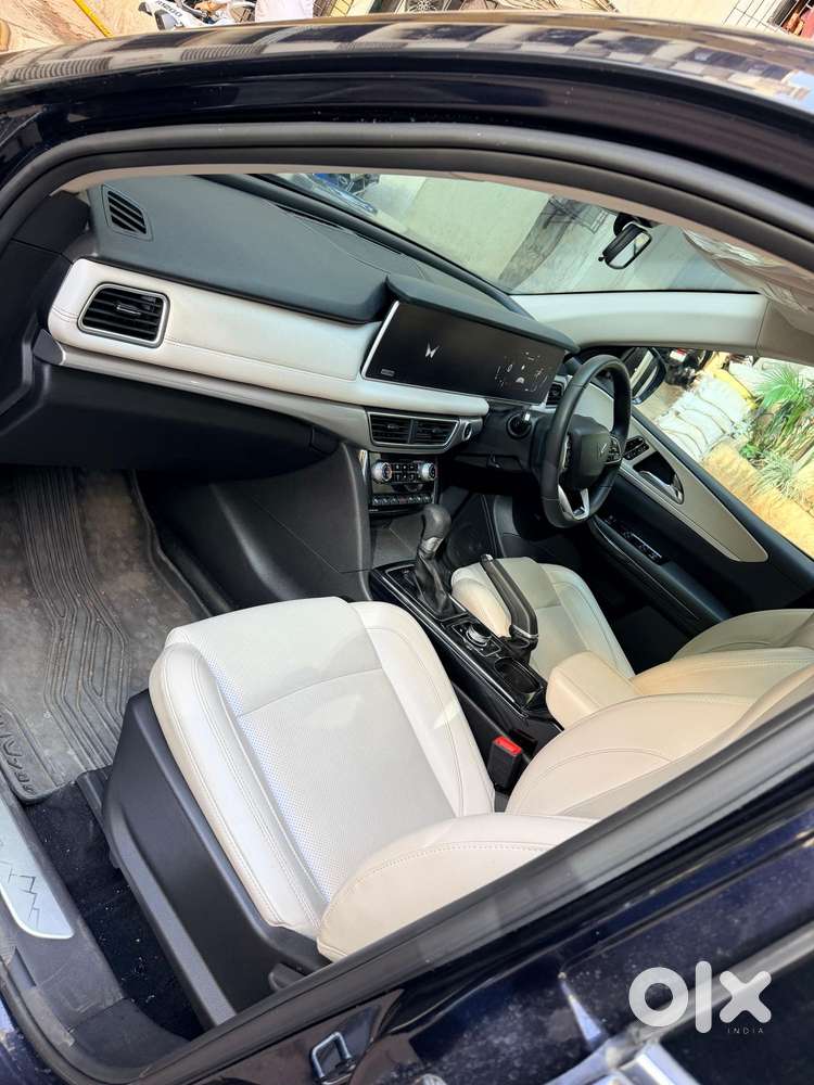 Mahindra Xuv700 2.2 Ax 7 Diesel At Str, 2023, Diesel