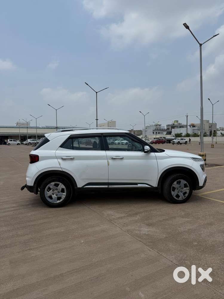 Hyundai Venue S Mt 1.2 Kappa, 2022, Petrol